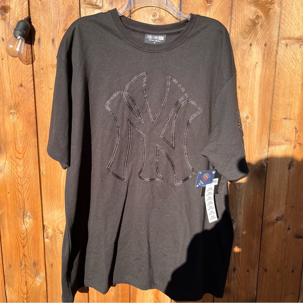 Brand new New York Yankees black shirt